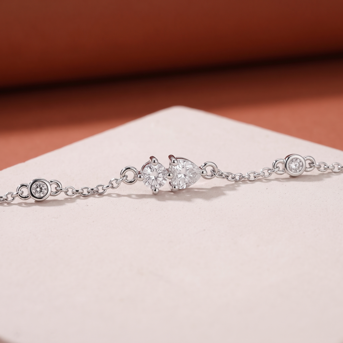 Moissanite Toi et Moi Bracelet