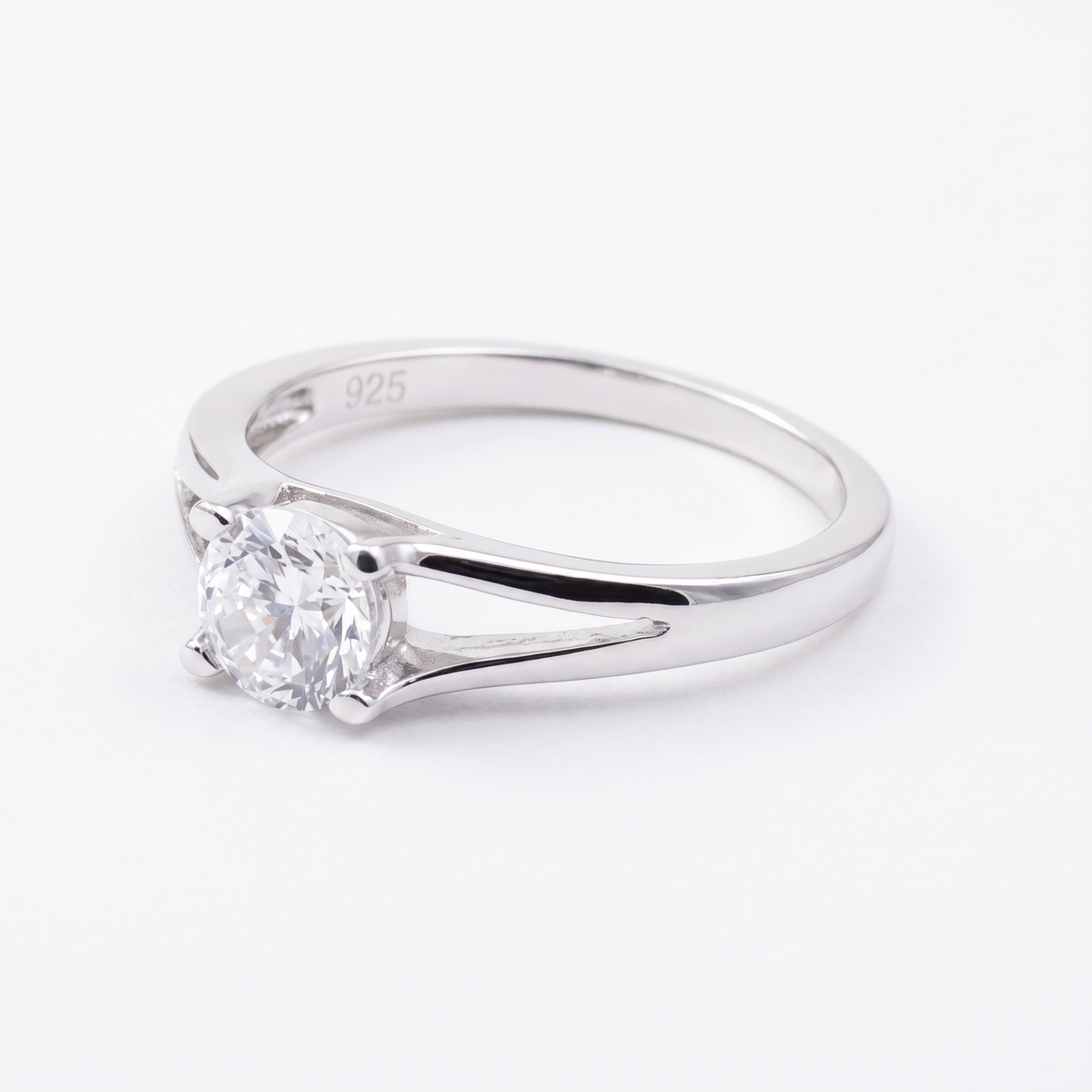 Moissanite Ring 07